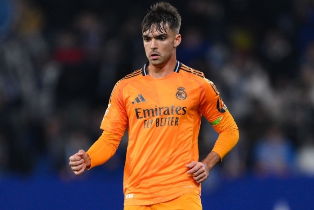 حاول باريس سان جيرمان الاستحواذ على المدافع راؤول أسينسيو من ريال مدريد-ريليفو