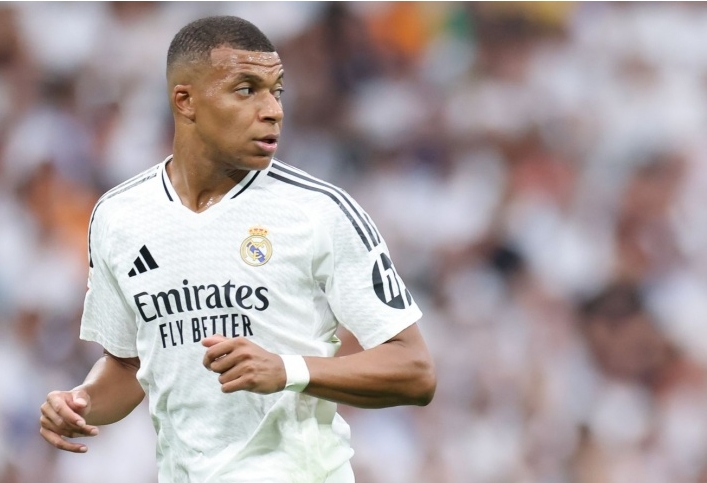 أعلن ريال مدريد أن مبابي سيلعب للنادي تحت الرقم 10