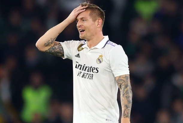 أعلن ريال مدريد أن مبابي سيلعب للنادي تحت الرقم 10